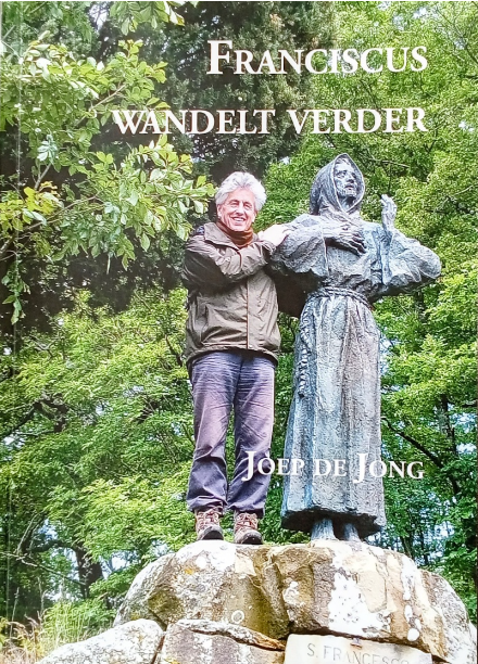 Franciscus en Mattie wandelen verder